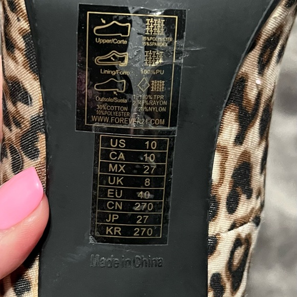 Forever 21 Brown and Black Heels Stiletto Pumps - Picture 3 of 3